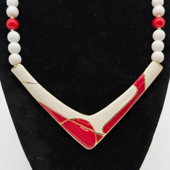 Vintage Red & White Enamel Beaded Necklace With Gold-Tone V-Shaped - Picture 2 of 9